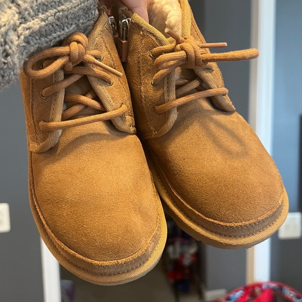 Chestnut Ugg Neumel boots size 12T